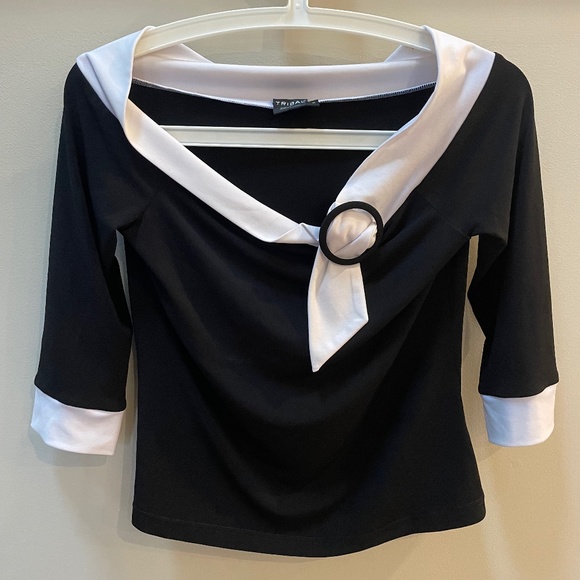 Classic black & white top, Tribal, size small - Picture 1 of 3